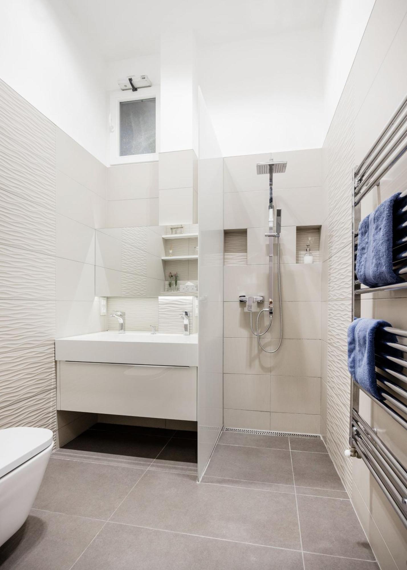 Spacious Designer With Premium Touches Apartment *