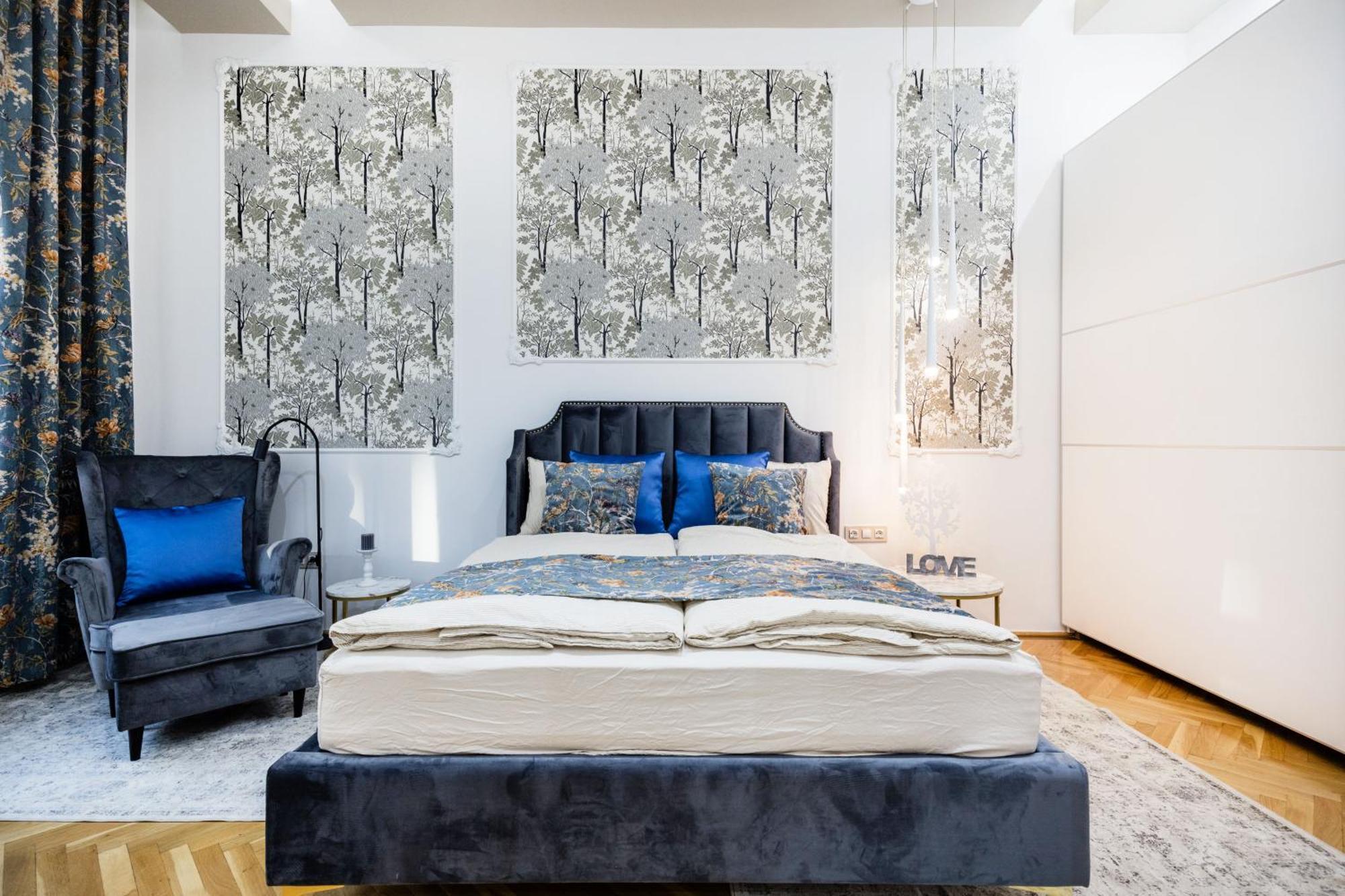 Apartment Spacious Designer With Premium Touches