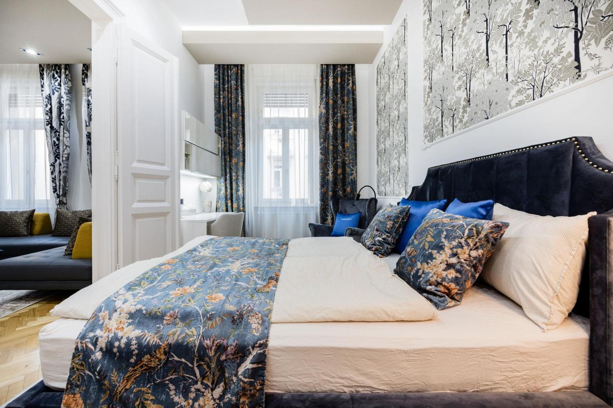 Apartment Spacious Designer With Premium Touches