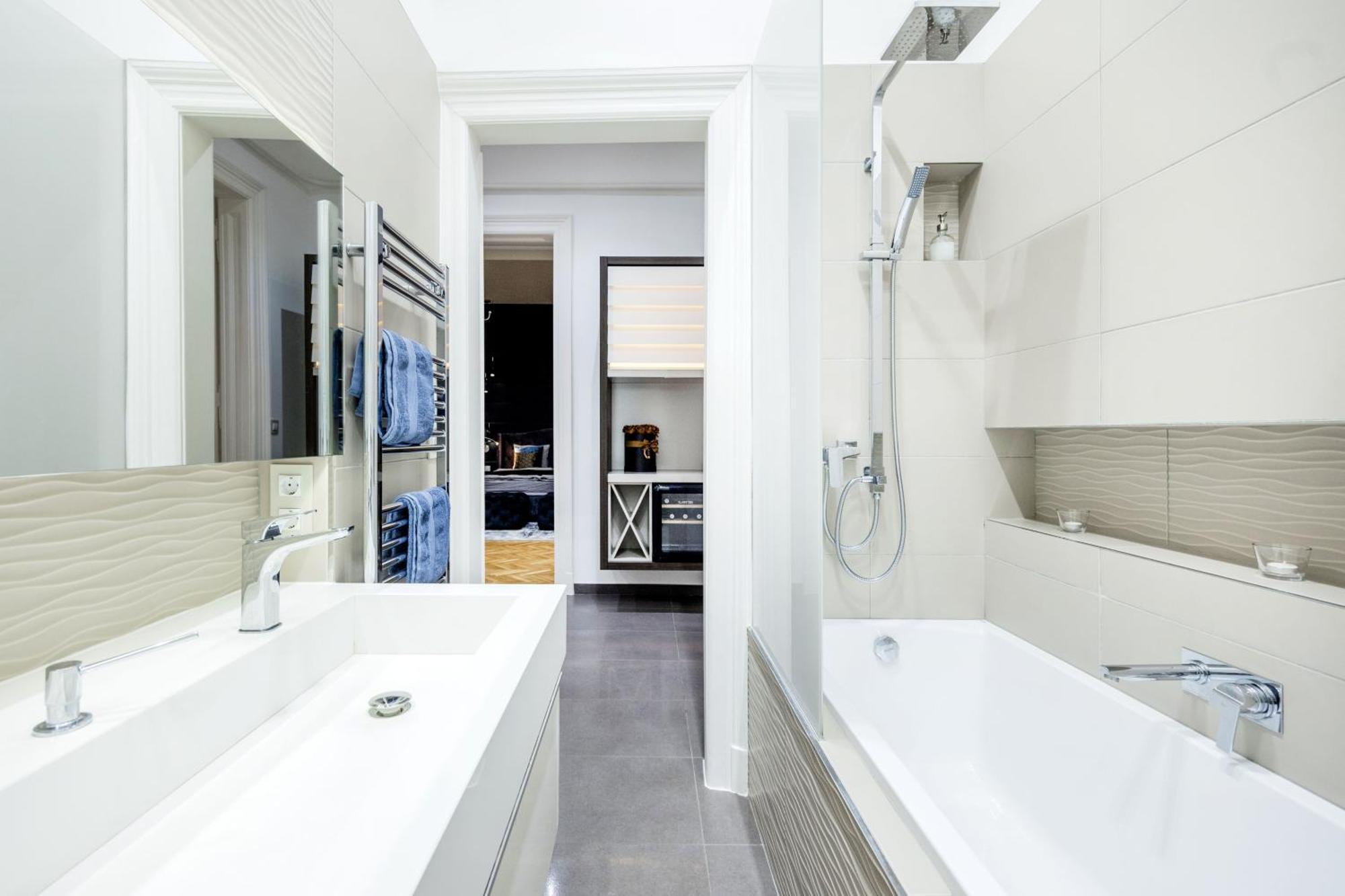 Apartman Spacious Designer With Premium Touches *