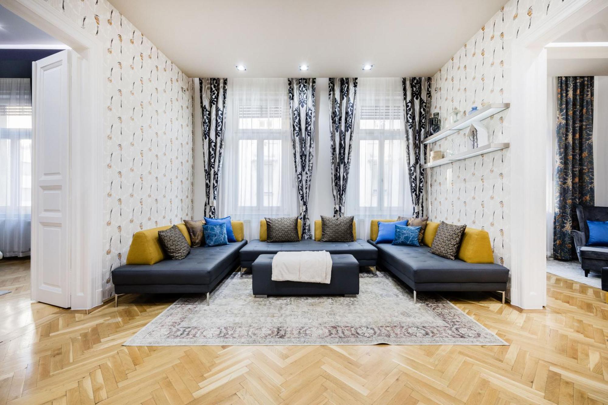 Spacious Designer With Premium Touches * Budapest